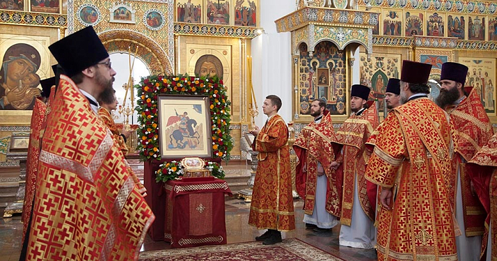 Молились о победе: в Ярославль привезли мощи великомученика Георгия Победоносца_249048