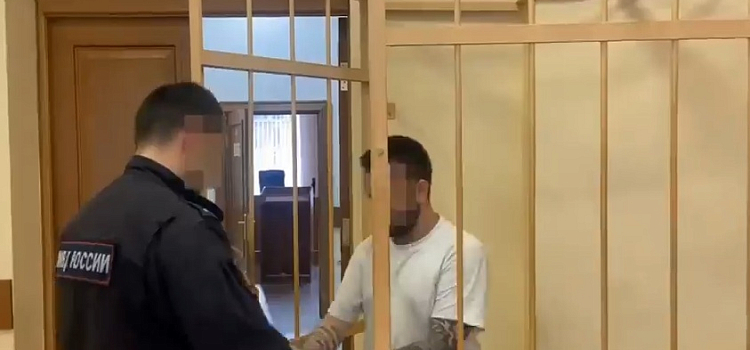 В Ярославле вандал прыснул из перцового баллончика в глаза полицейскому
