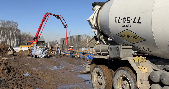 Завершающая часть фундамента: ярославцам показали, как продвигается строительство моста через Волгу