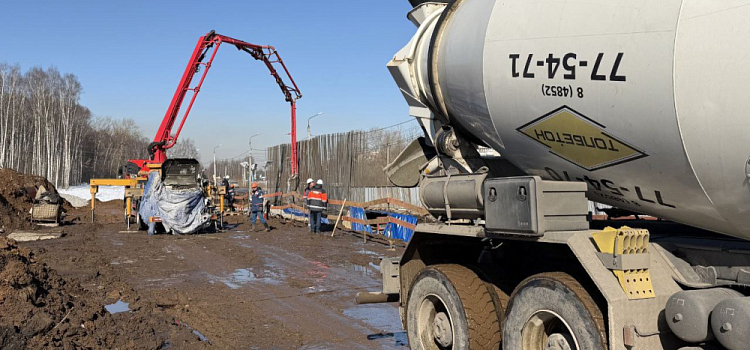 Завершающая часть фундамента: ярославцам показали, как продвигается строительство моста через Волгу