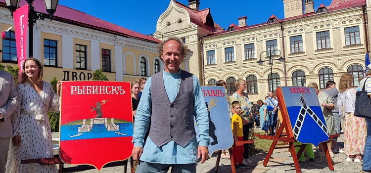 Авиашоу, гербовое шествие и забег: Рыбинск отмечает День города
