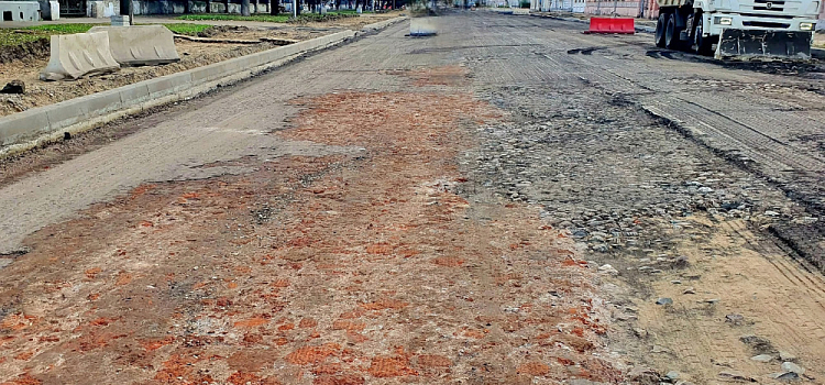 На Советской улице в Ярославле под асфальтом нашли булыжную мостовую