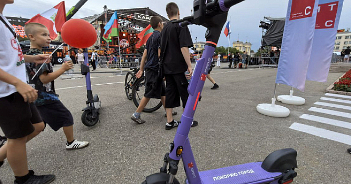 В этом сезоне ярославцы предпочитают короткие поездки на самокатах