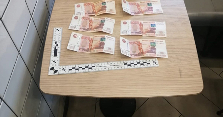 Ярославец пытался дать взятку судебному приставу