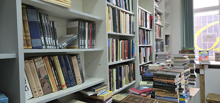 Книжная лавка Юрия Швецова переехала на новое место_292463