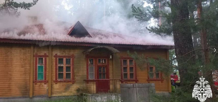 Пожарные ликвидировали пожар в бане ярославского санатория
