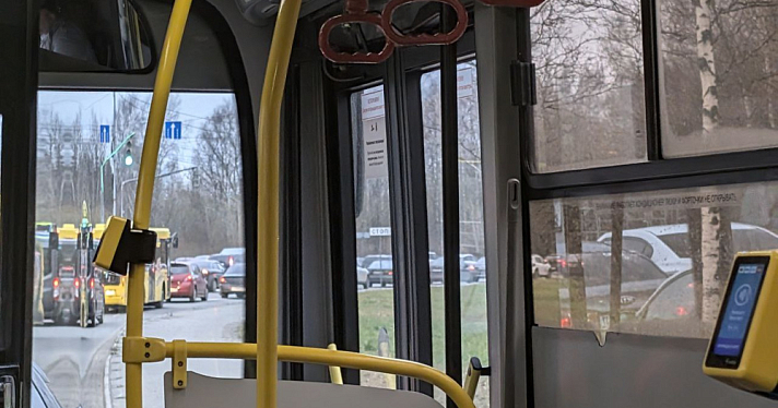 И снова не с кофе: на Московском проспекте образовалась пробка из-за ночного ДТП