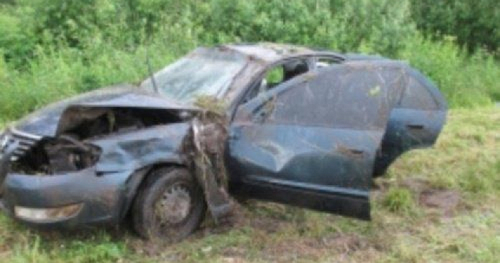 В Ярославле на Костромском шоссе разбился автомобиль 