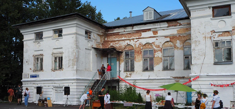 Ярославские волонтёры проведут субботник в старинной усадьбе Коковцовых