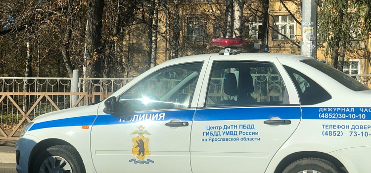 В Ярославской области в ДТП пострадали 17-летние девушка и молодой человек