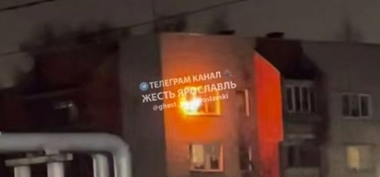 Под Ярославлем подростки распыляли горящий аэрозоль из окна дома