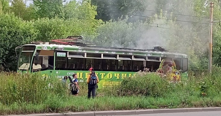 В Ярославле загорелся трамвай во время движения