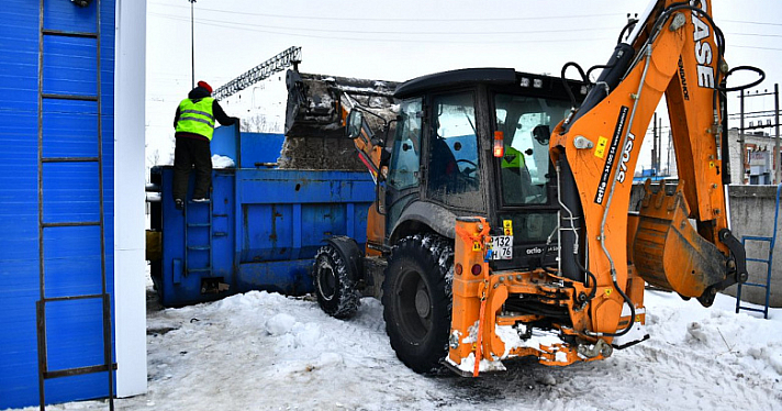Снегоплавильная установка начала работать в Ярославле_229824