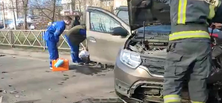 Пострадал ребенок: в Рыбинске столкнулись две легковушки и фура