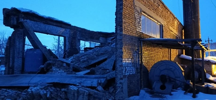 Без тепла осталось 300 человек: в ярославском селе обрушилась кровля котельной