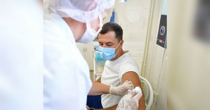 Мэр Ярославля поставил второй компонент вакцины