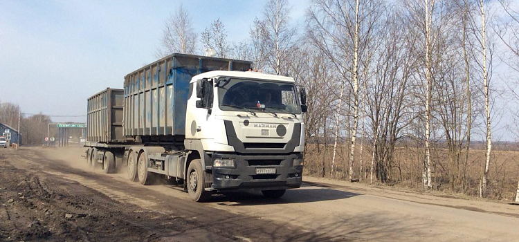 На полигон «Скоково» под Ярославлем приезжали мусоровозы, вероятно, принадлежащие Правительству Москвы. Репортаж «Яркуба»_137859