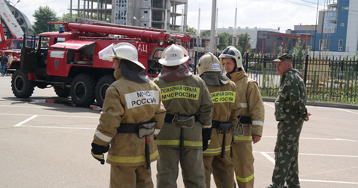 На «Шиннике» проходят соревнования добровольных пожарных бригад (Фото)_69617
