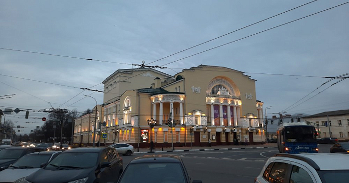 Волковский театр ввел QR-коды для посетителей