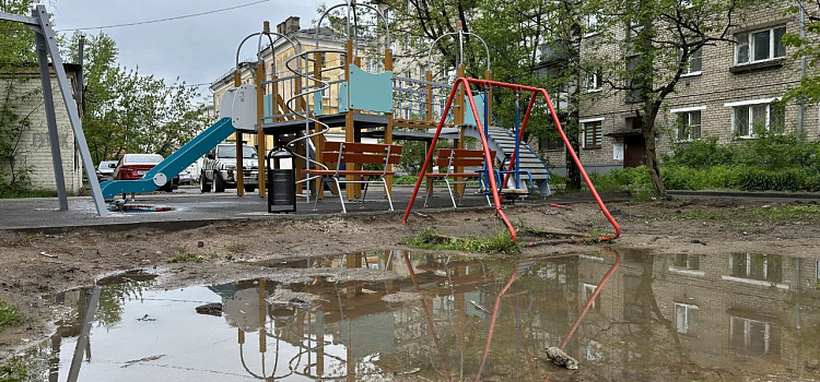 Прокуратура выявила нарушения при благоустройстве двора на улице Пожарского в Ярославле_296911