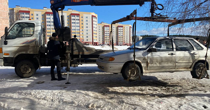 Судебные приставы арестовали автомобиль ярославца, нарушившего ПДД 104 раза