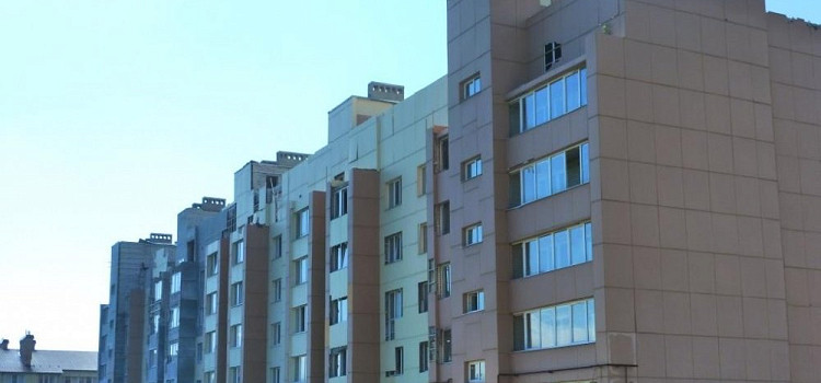 Дольщики недостроенного жилого комплекса в Красном бору получат компенсацию из федерального фонда