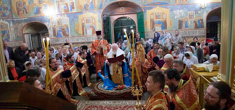 Молились о победе: в Ярославль привезли мощи великомученика Георгия Победоносца_249050