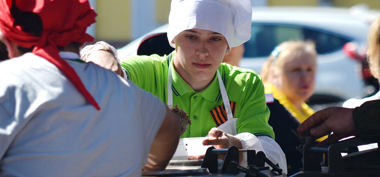 Ярославль отпраздновал Юбилей Великой Победы!_30824