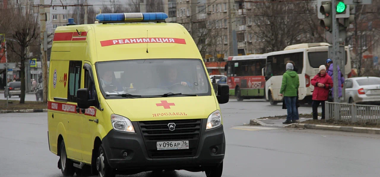 В Дзержинском районе Ярославля двое детей пострадали в результате ряда ДТП