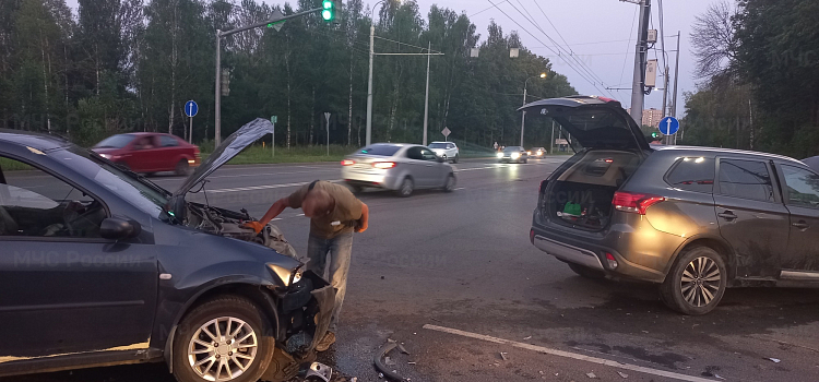 В Ярославской области за вечер в двух ДТП пострадали четыре человека_301141