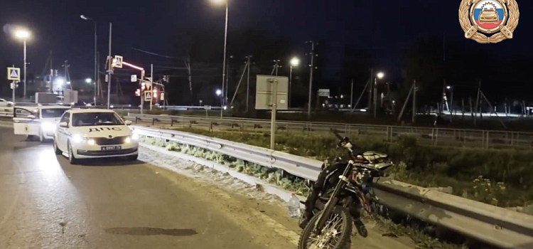«Сомнительные „подарки“»: под Ярославлем двое подростков на питбайке пострадали в ДТП