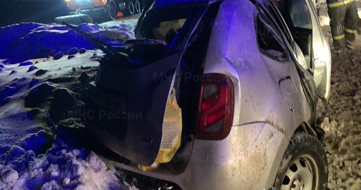 Машина сложилась «гармошкой»: в Ярославской области в ДТП пострадал 63-летний водитель