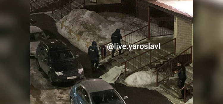 В Дзержинском районе нашли труп 18-летней девушки