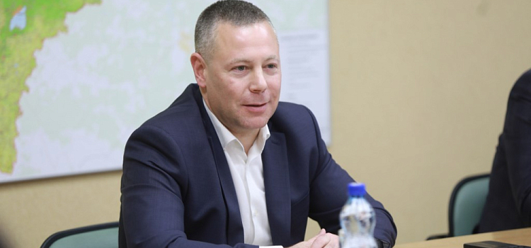 Михаил Евраев: увеличение времени работы поликлиник в регионе должно проводиться без нарушений трудового законодательства
