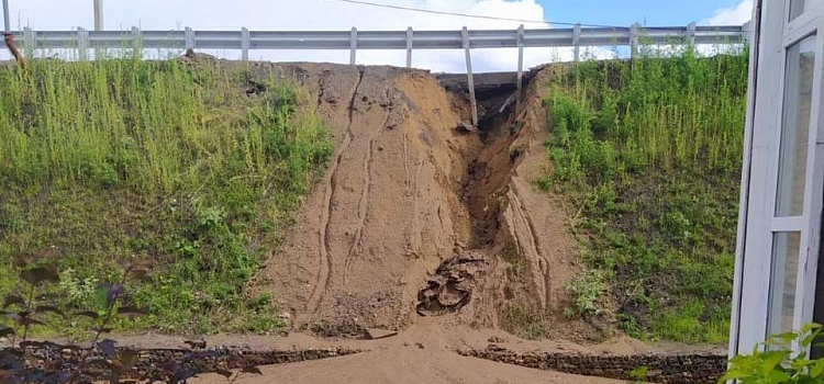 В Ярославской области вновь размыло мост через Солоницу_165164