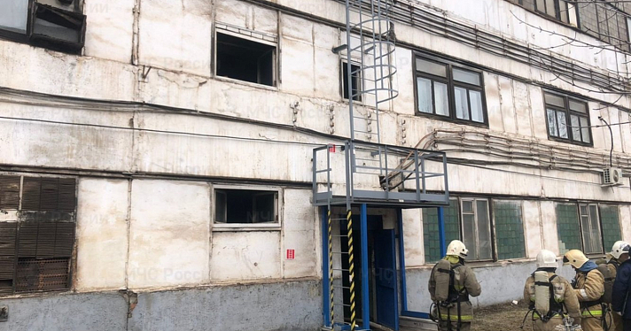 В Ярославле на моторном заводе произошел пожар_235838