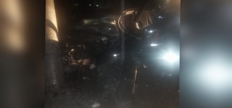 Пострадавшим помогали спасатели: подробности ночного ДТП в Ярославле