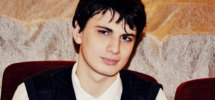 «Нужны были деньги»: ярославец рассказал, почему работает в бургерной с педагогическим образованием