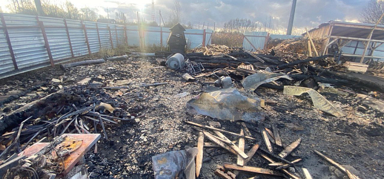 Под Ярославлем сгорела пилорама