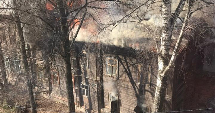 В центре Ярославля горел расселенный дом, который не признали объектом культурного наследия_157537