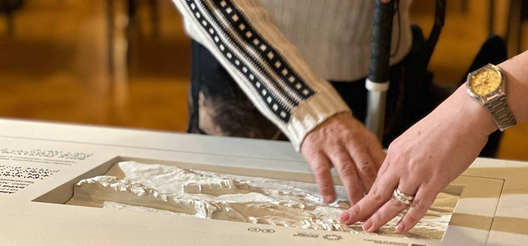 Теперь в Ярославском художественном музее можно прикоснуться к картинам_307556