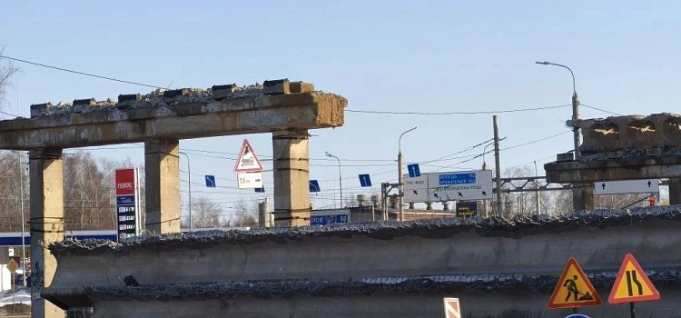 В Ярославле почти разобрали трамвайный путепровод у «Лакокраски»_313051
