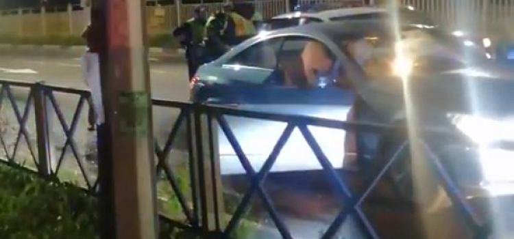 В Ярославле водитель «Мерседеса» с ребенком в салоне пытался скрыться от ДПС_249387