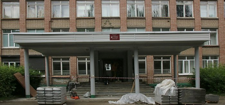 Девочка в шоке: в Ярославле школьниц караулит подозрительный мужчина