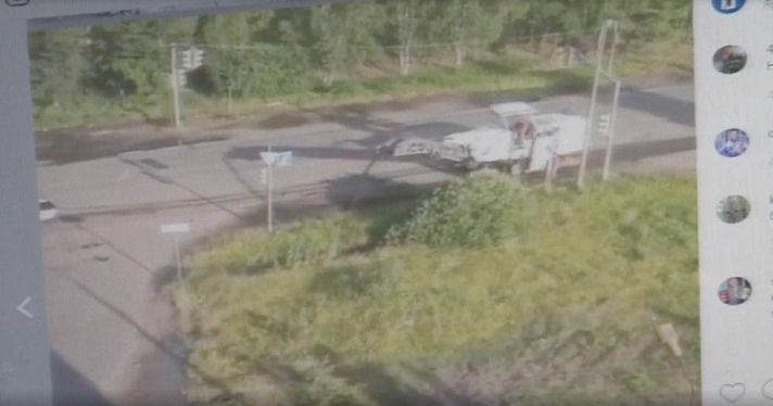 Подрядчик по ямочному ремонту ярославских дорог выслушал претензии мэра по поводу засыпки ливневой канавы асфальтовой крошкой