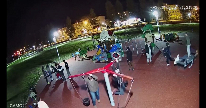 «От нового парка скоро ничего не останется»: мэр Рыбинска опубликовал видео с подростками-вандалами