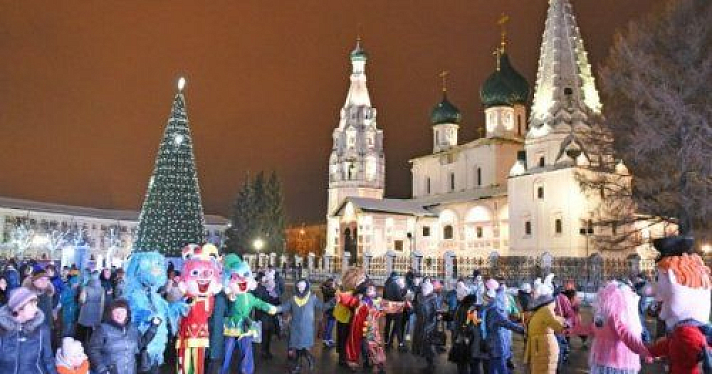 В Ярославле на Советской площади прошли первые новогодние гулянья