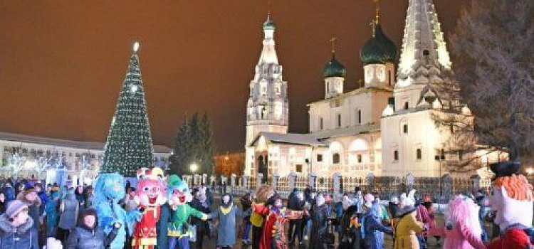 В Ярославле на Советской площади прошли первые новогодние гулянья