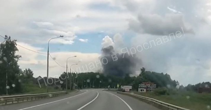Очевидцы сообщают о крупном пожаре в Ростовском районе