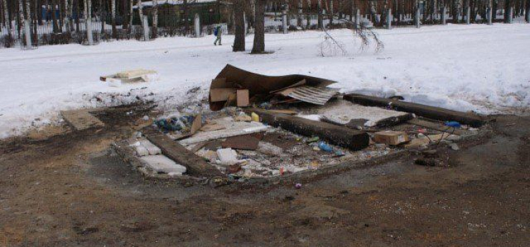 Владелец незаконного ларька на улице Павлова самостоятельно снес торговою точку 